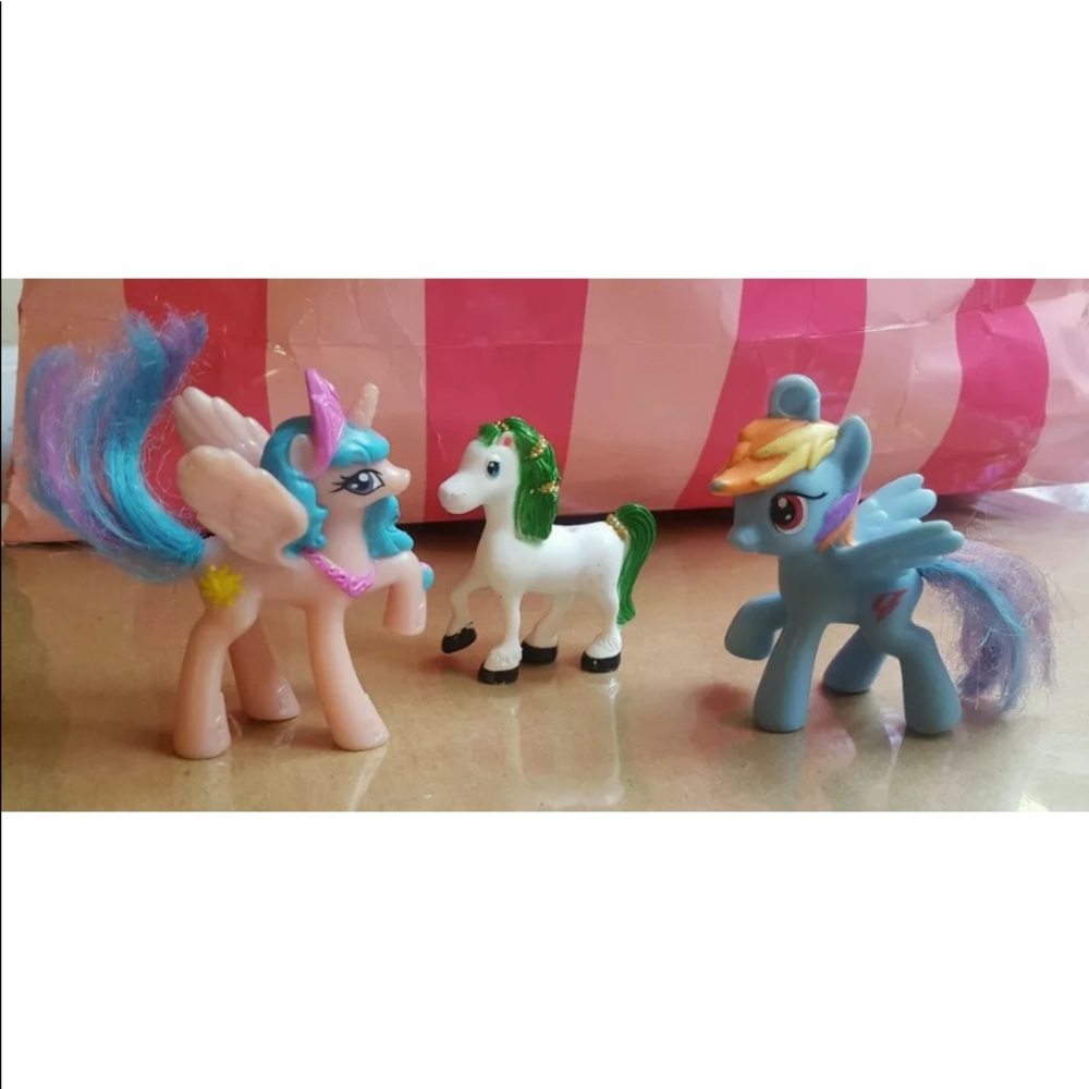 2 HASBRO MY LITTLE PONY Ponies Unicorn + 1 unbranded Pony Pre-owned 2011, 2012